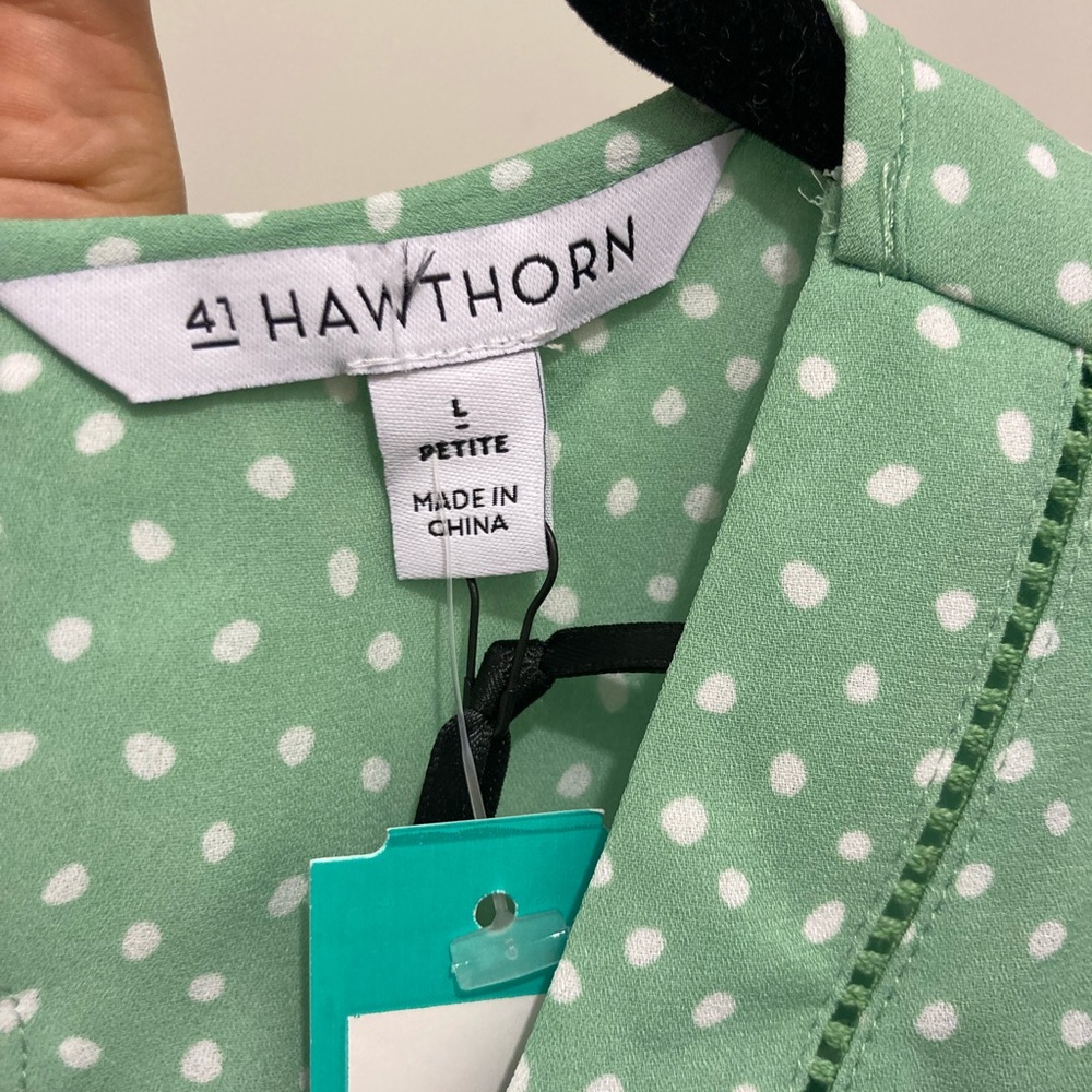 Adorable green blouse large petite